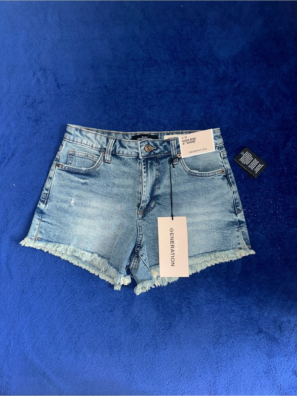 BCBG Generation Women’s High Rise 4 Inch Denim Shorts Size 3 26 NWT